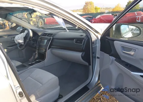 2015 Toyota Camry Le z USA, uszkodzony, nr VIN 4T4BF1FK6FR463818